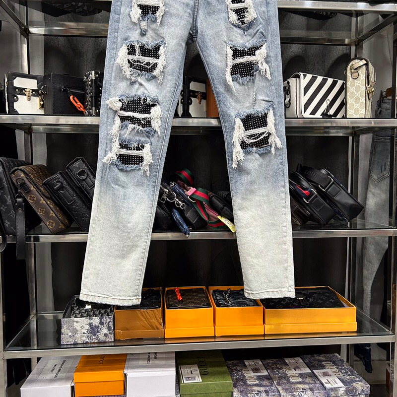 Quần jean xanh đính đá 4 cúc wash rách tua,quần bò amiri loang ống chân đính đá khâu viền phong cách boy phố