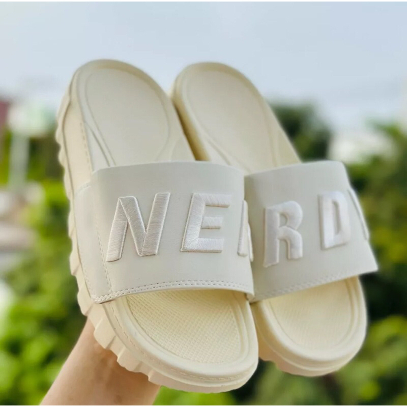 Pass/thanh lí dép size 38