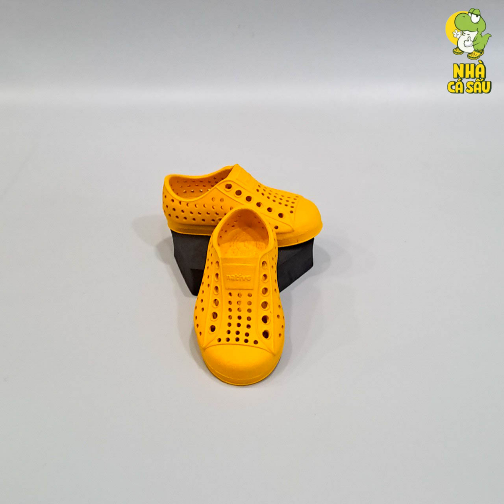 Giày lười full nhựa native trẻ em chính hãng, giày nhựa cho bé trai bé gái thiết đúc nguyên khối màu vàng, xanh ngọc