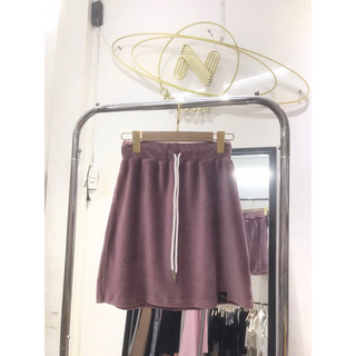 Chân váy chữ A chất thun nhung và chất da cá, dễ mix match với áo baby tee