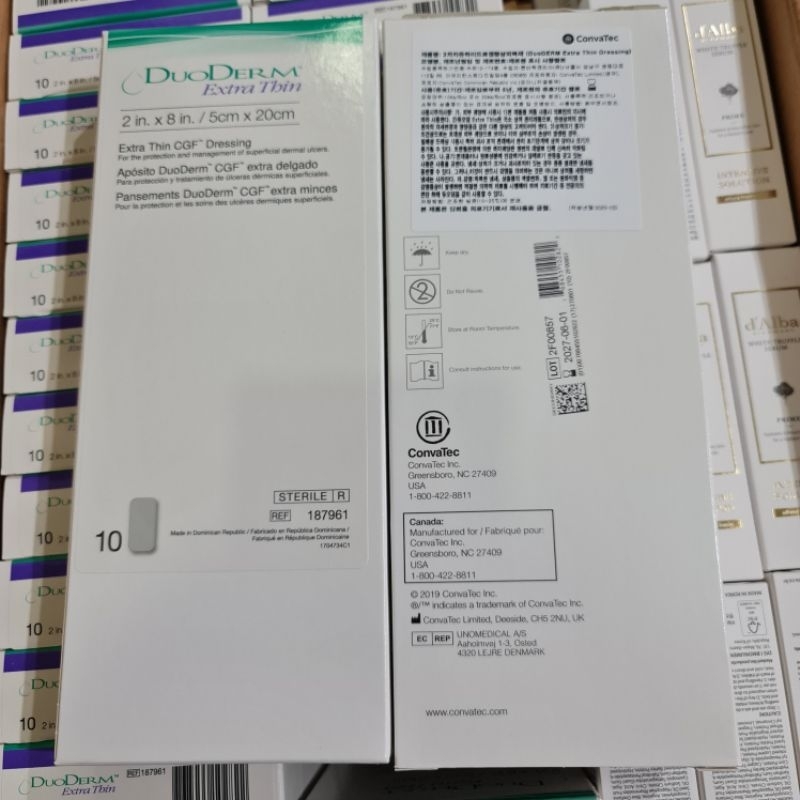 Hộp 10 miếng dán mụn và vết thương Duoderm extra thin 10x10cm, 5x20cm và 20 miếng 5x10cm