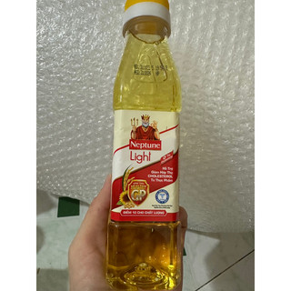 Dầu ăn Neptune Light chai 250ml