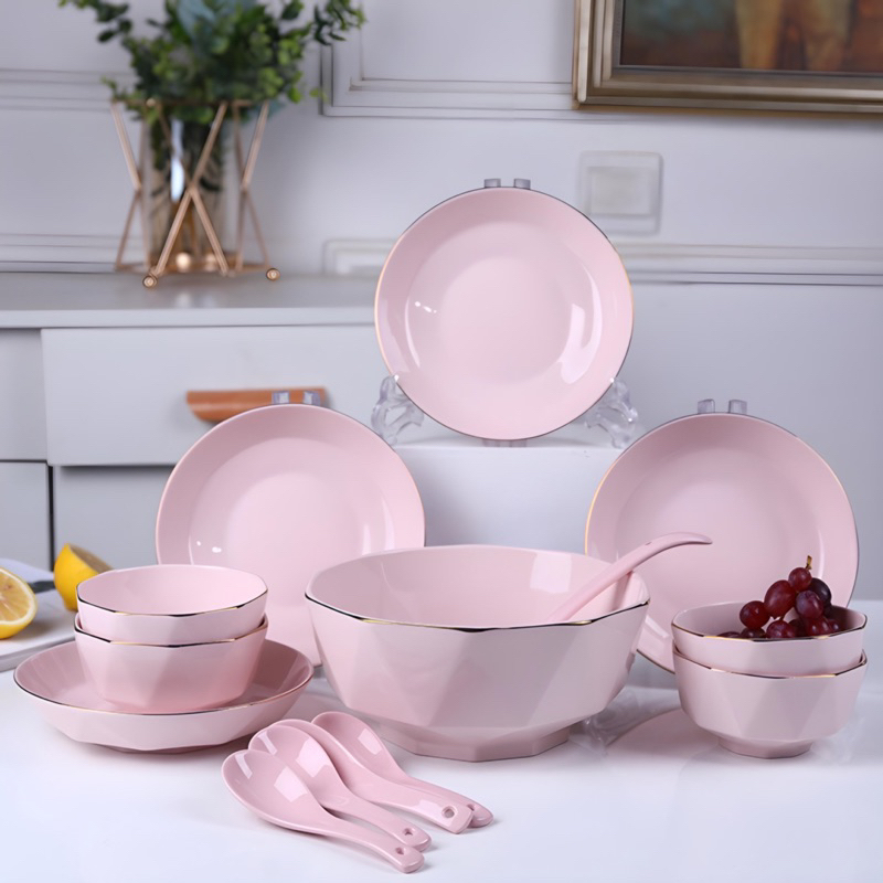 Chén ăn cơm bằng gốm sứ họa tiết kim cương màu hồng.