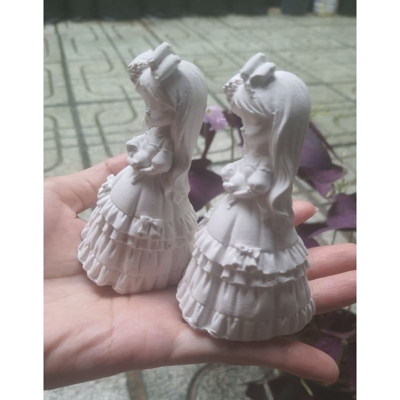TƯỢNG TÔ MÀU HÌNH CÔ GÁI. Saze 10cm.