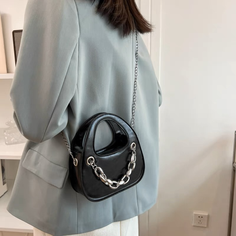 Túi Xách Nữ Đeo Chéo Túi Cầm Tay Dáng Cứng Phối Xích Sang Chảnh QG Store