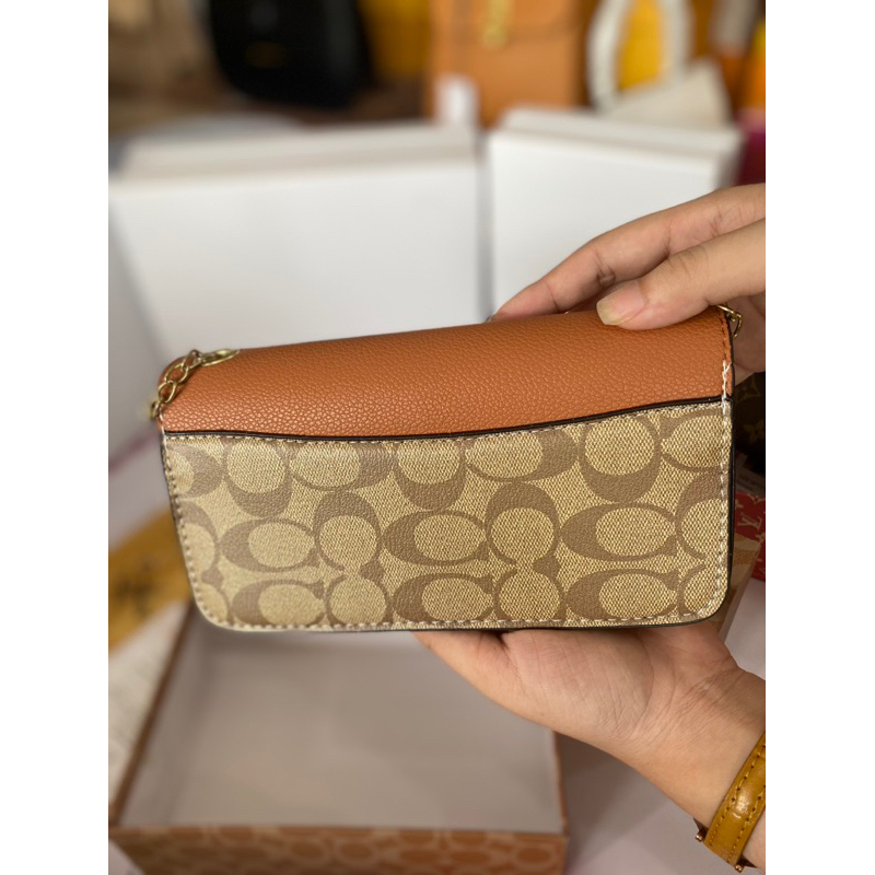 Túi Coach  lịch sự sang chảnh hàng nguyên seal có hộp làm quà tặng ok lắm nha!