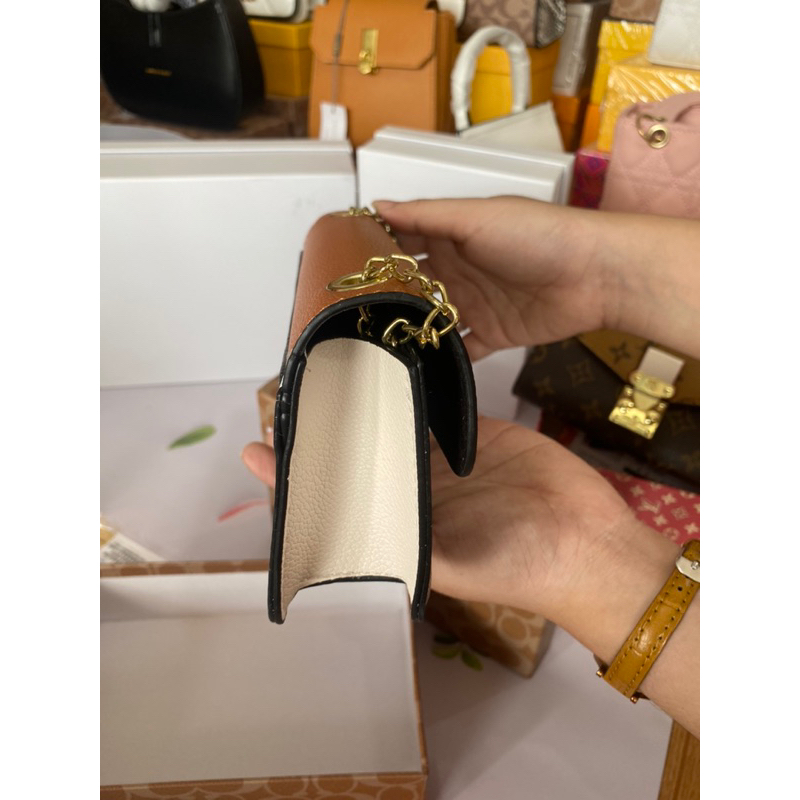 Túi Coach  lịch sự sang chảnh hàng nguyên seal có hộp làm quà tặng ok lắm nha!