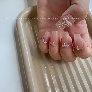 Bi hộp đính móng nhiều size