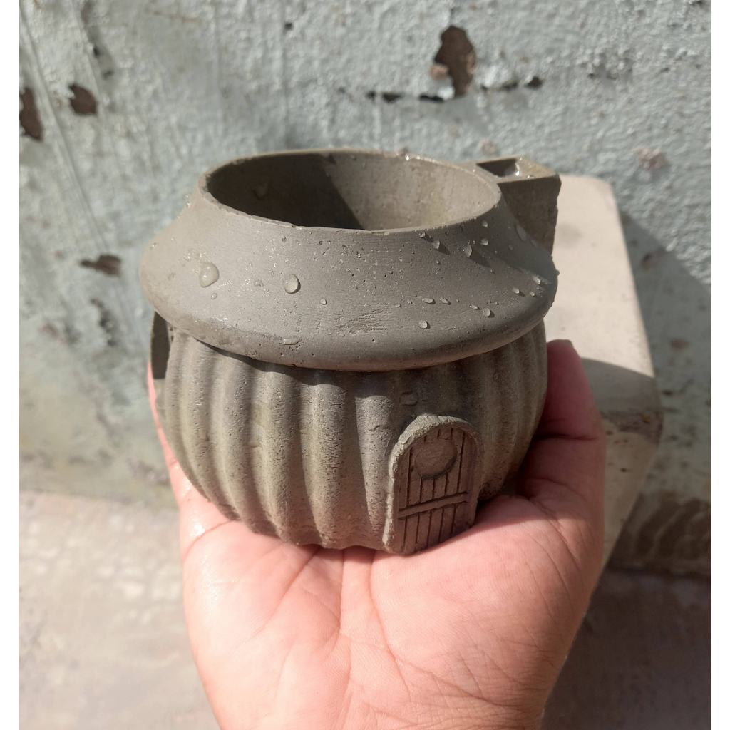 Chậu Xi Măng HÌnh Ngôi Nhà Nấm