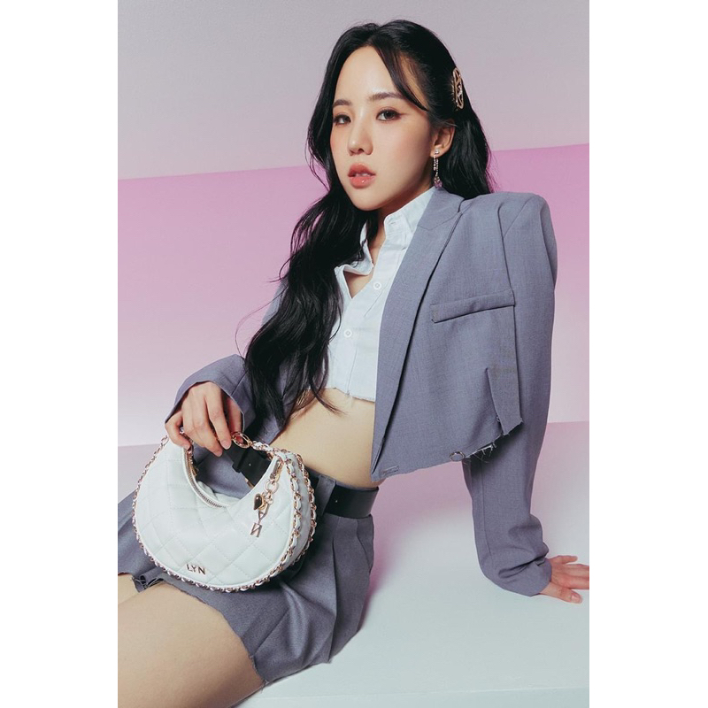 Túi L Y M sang trọng trẻ trung