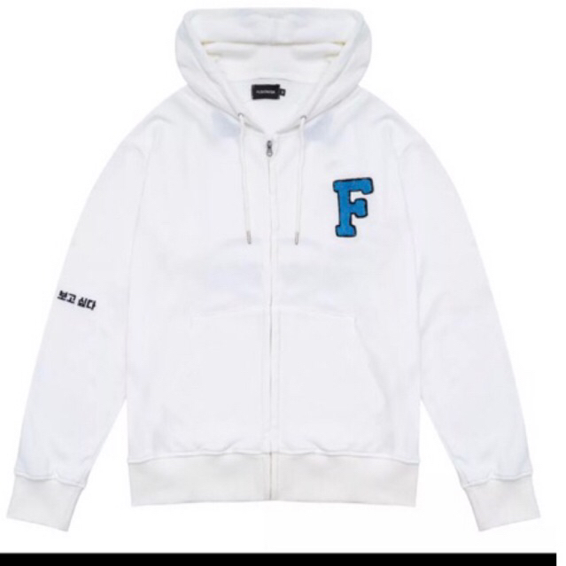 Pass áo khoác local brand