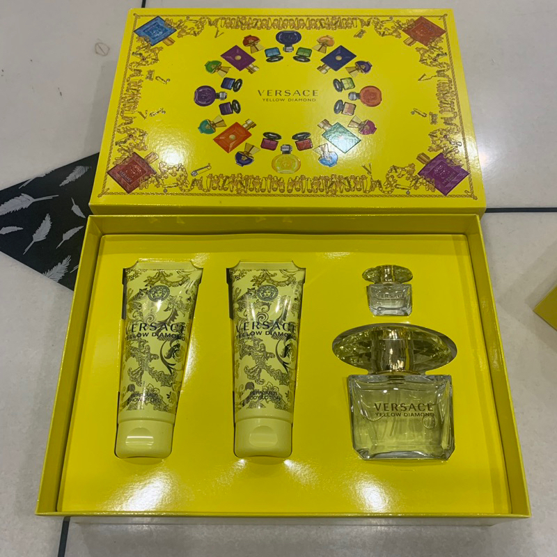 Bộ set nước hoa nữ Versace Yellow Diamond (4 món như hình)