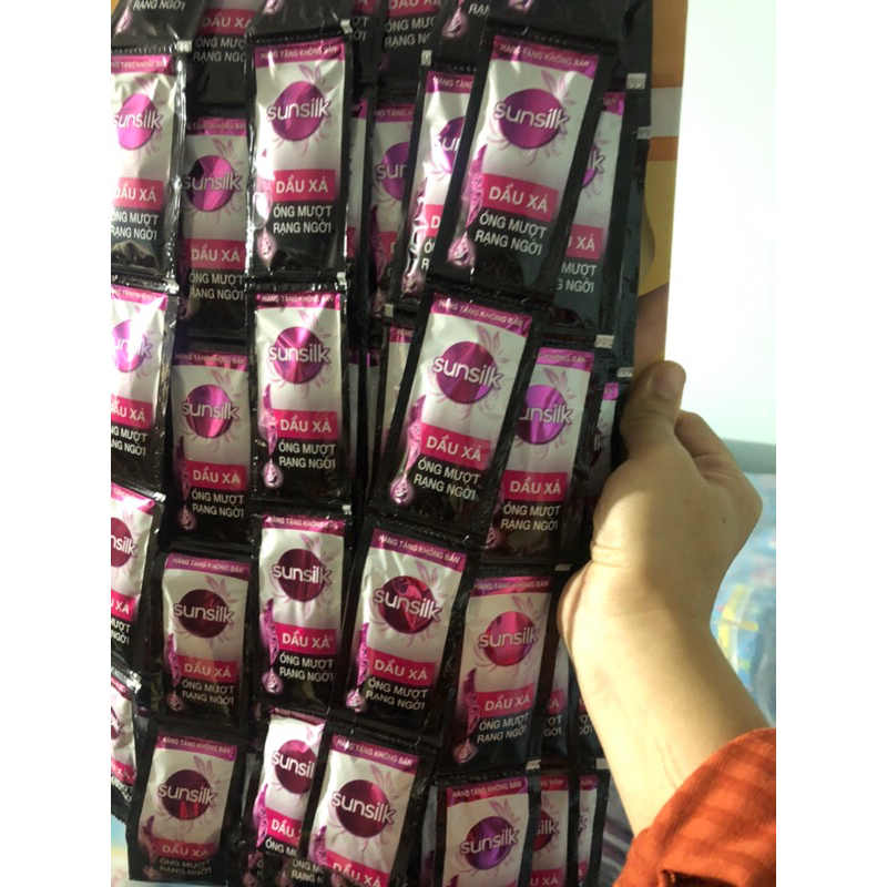 Mua 1 dây dầu gội sunsilk đen 6g tặng 1 dây dầu xả