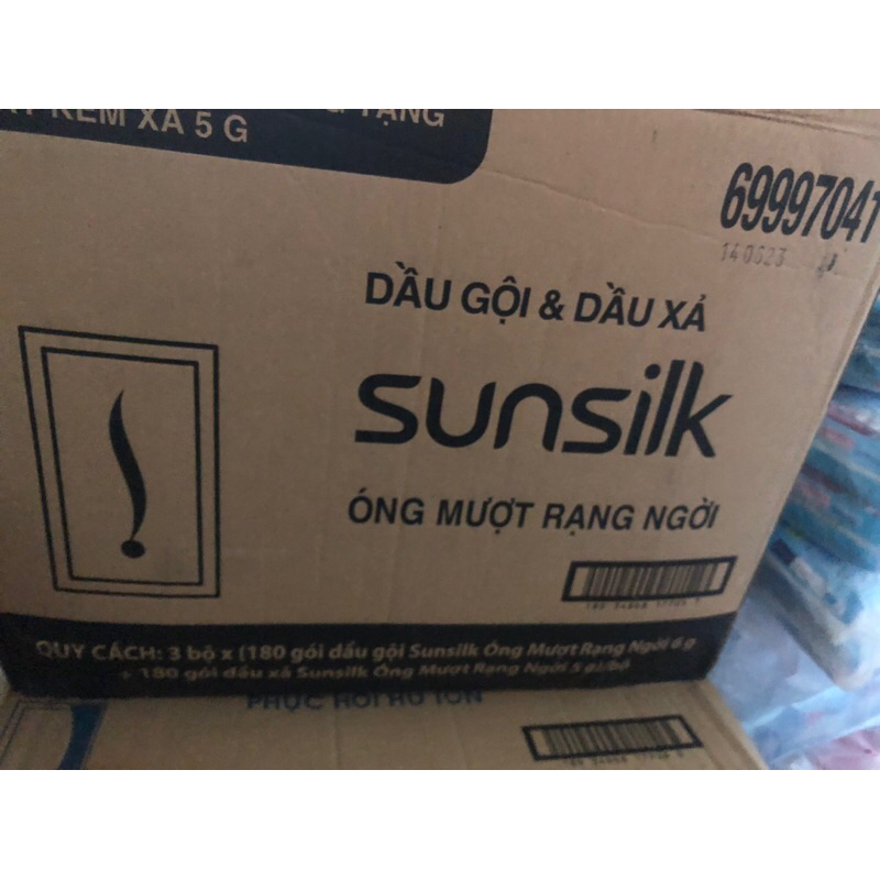 Mua 1 dây dầu gội sunsilk đen 6g tặng 1 dây dầu xả