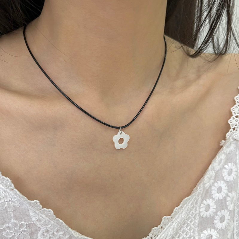 Vòng Cổ Dây Sáp Mặt Sao Trái Tim Hoa Cúc