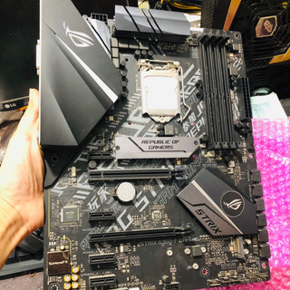 Combo i3 9100f, mainboad aorus b360 pro ram 8Gb và dòng main Gaming