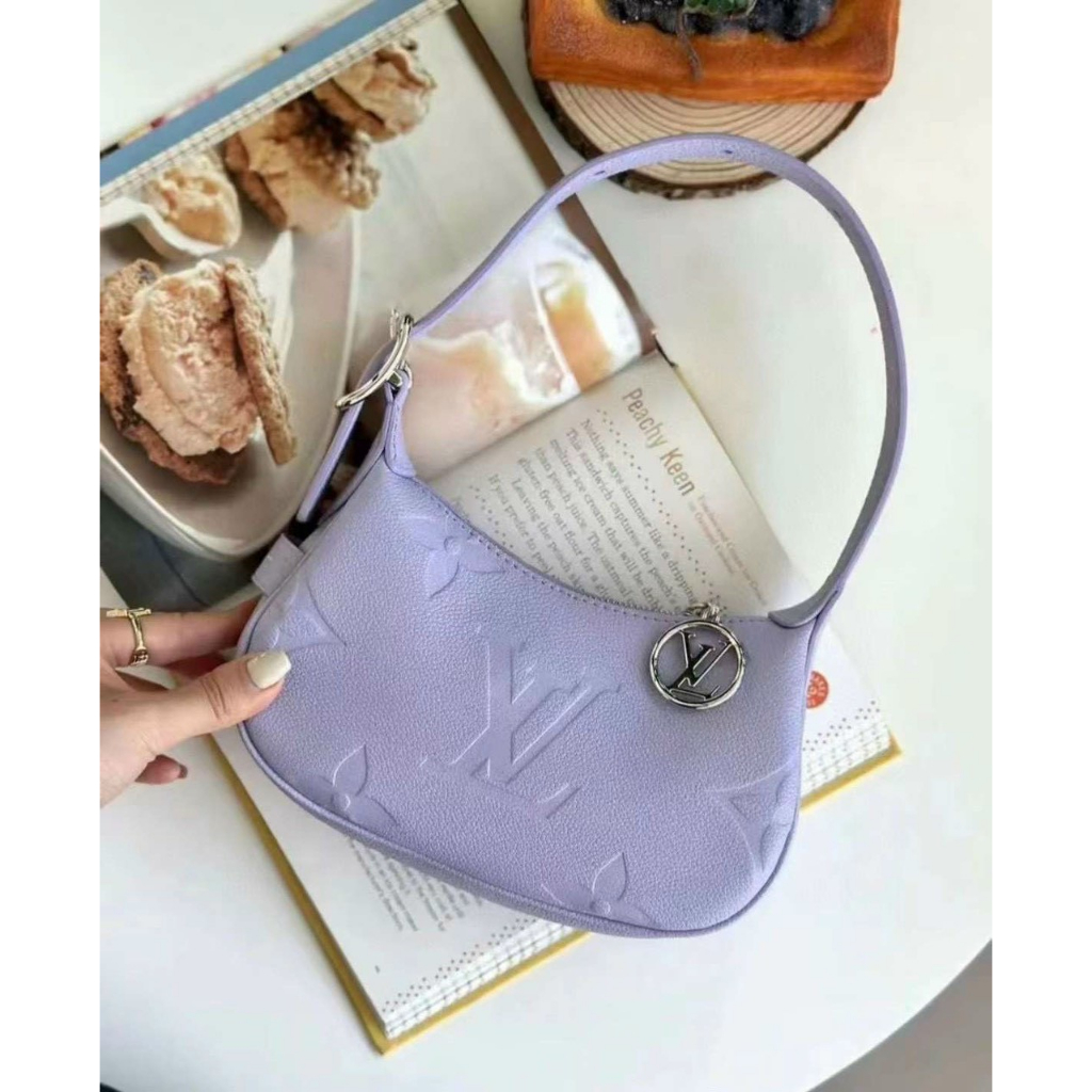 TÚI LV KẸP NÁCH SZ21 DA BÊ