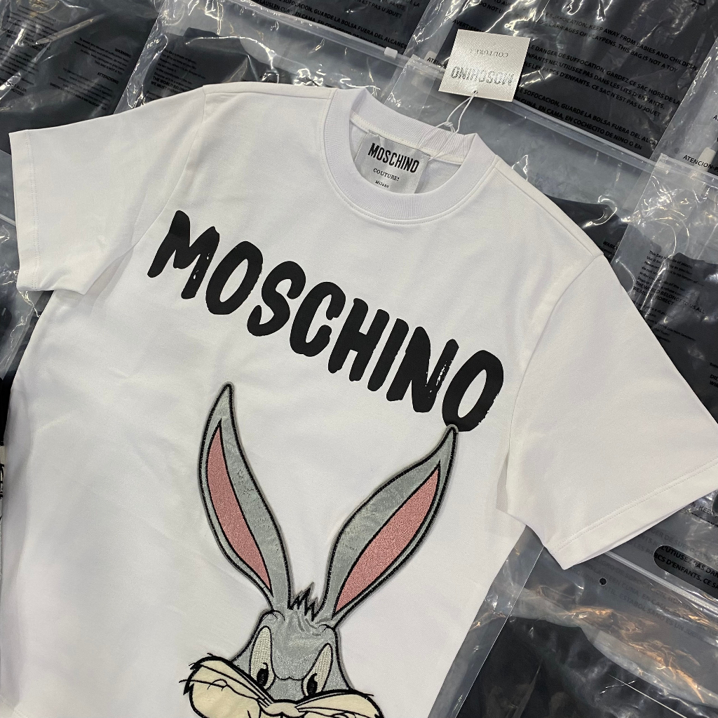 Áo  thun nam MosCh*no Premium Cotton dày dặn kết hợp họa tiết thỏ hottrend Hàng Siêu Cấp