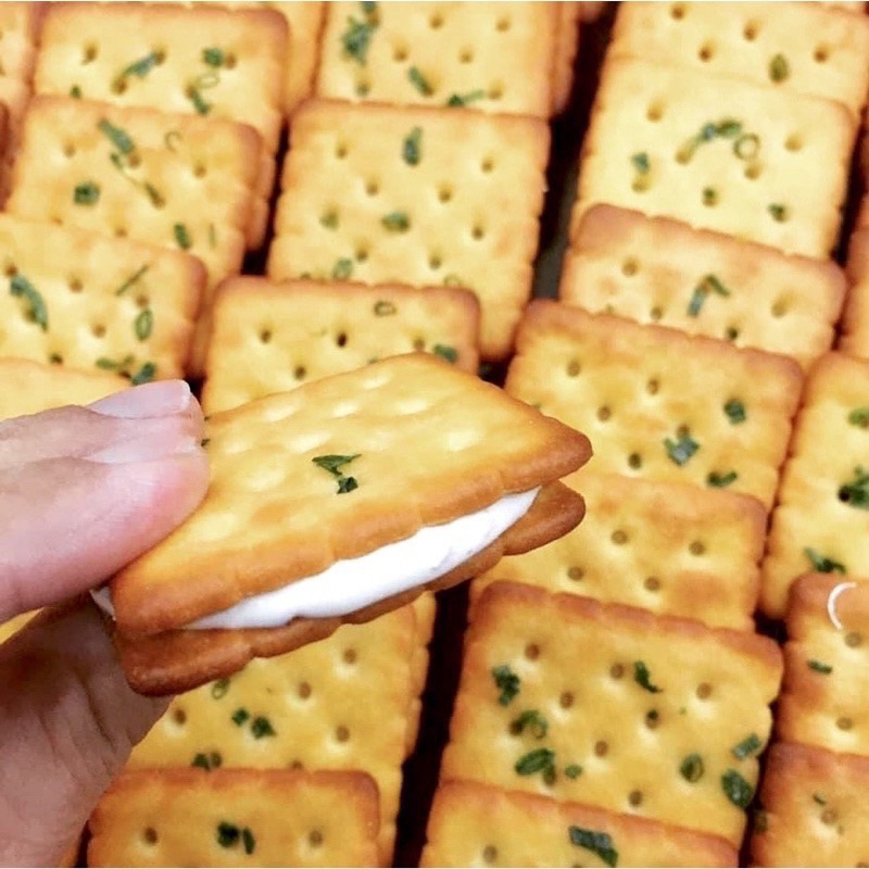 Bánh Quy Hành Nougat Kẹp Kem Kenju Richy Hộp 279g - túi 186g