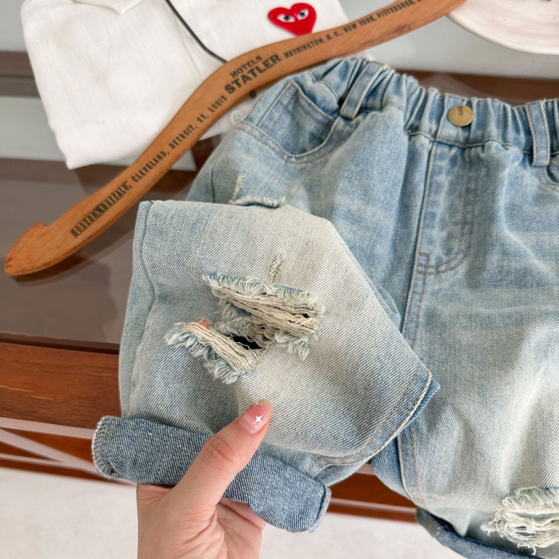 Quần jean dài rách nhẹ bụi bặm cho bé trai, bé gái.Phong cách hàn quốc dễ thương, hàng quảng châu chuẩn 100%