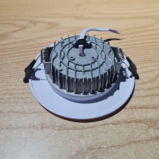 Đèn led âm trần 9w 3 màu phi 90