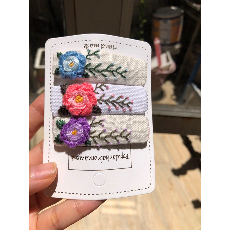 Kẹp tóc handmade thêu tay chữ nhật độc đáo
