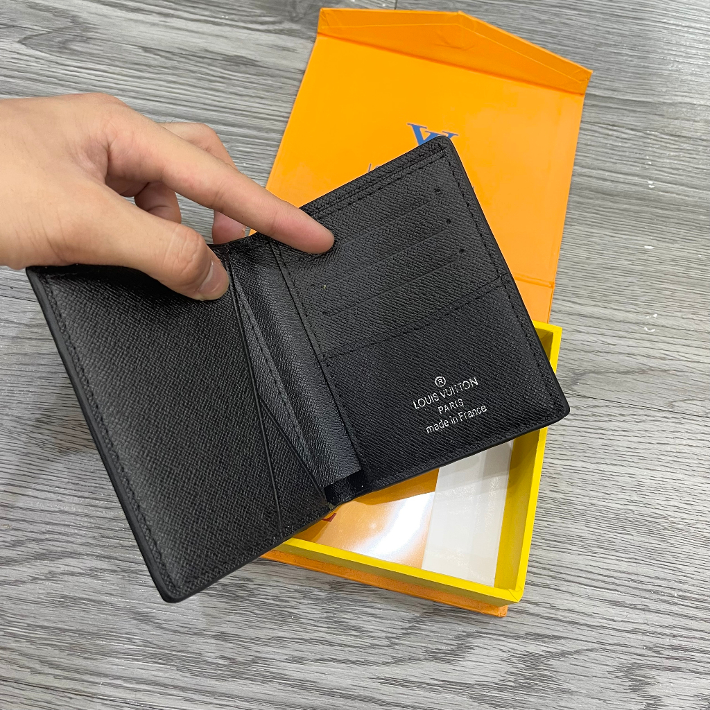 Ví da nam gập đôi dáng đứng dập hoạ tiết vân hoa chữ Eo Vì monogram xám cao cấp VD10P