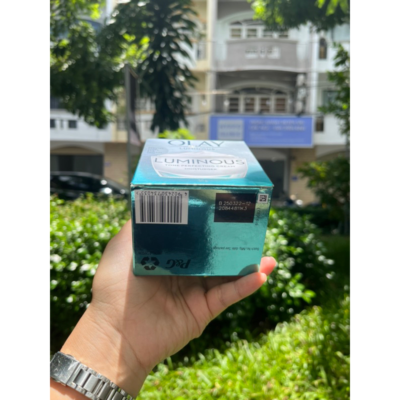 Kem dưỡng trắng giảm tàn nhang đốm nâu Olay Regenerist Luminous Tone Perfecting Face Cream 50g. Hàng Úc