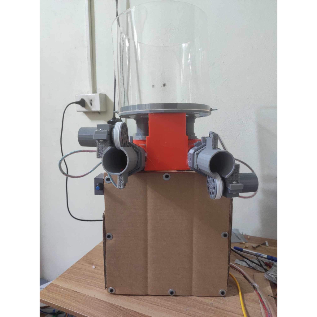 Máy bắn bóng bàn hai nòng