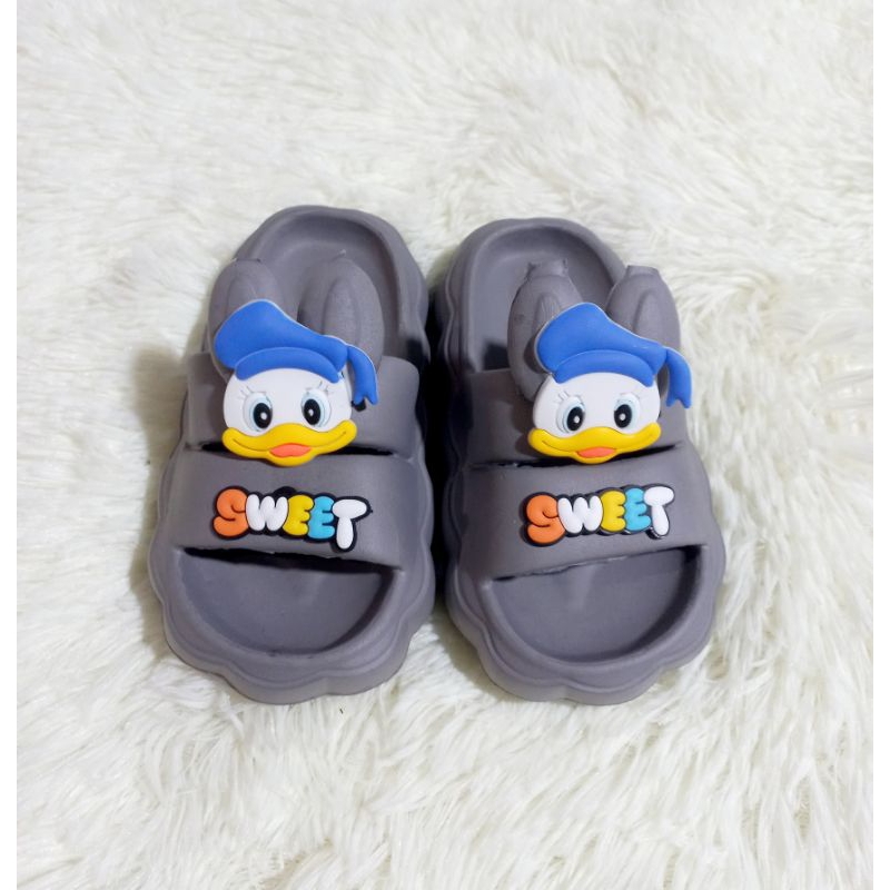 Dép bé trai, bé gái hình thú xinh lung linh. nhẹ, êm, bền, đẹp , chống trơn trượt.