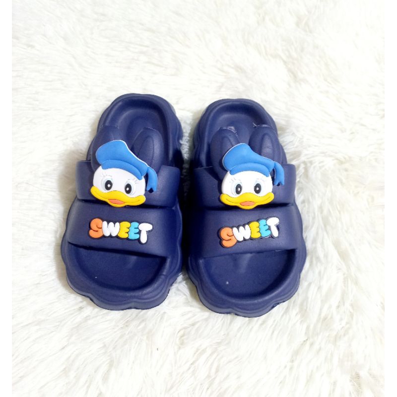 Dép bé trai, bé gái hình thú xinh lung linh. nhẹ, êm, bền, đẹp , chống trơn trượt.