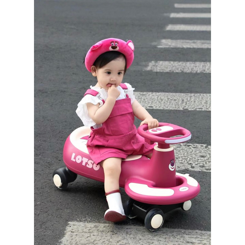 Lotso Bear Tricycle | xe chòi ba bánh gấu dâu Lotso Bear cao cấp.