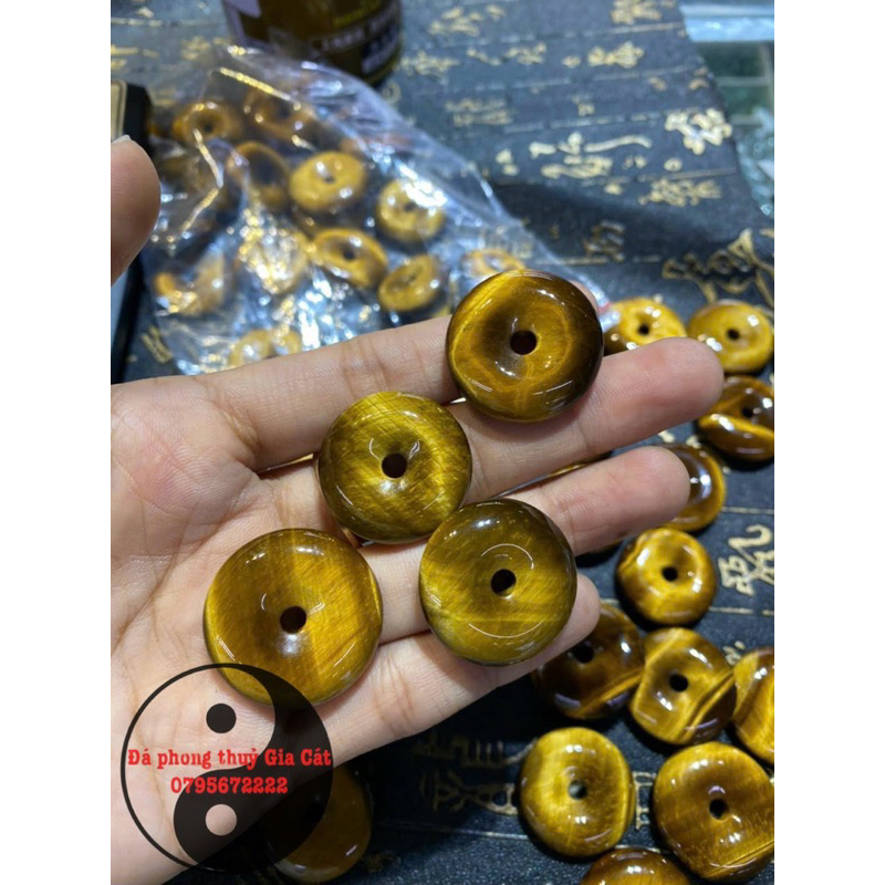 Mặt đồng điếu đá mắt hô thach anh mắt hô nâu vàng kiểm định kèm dây