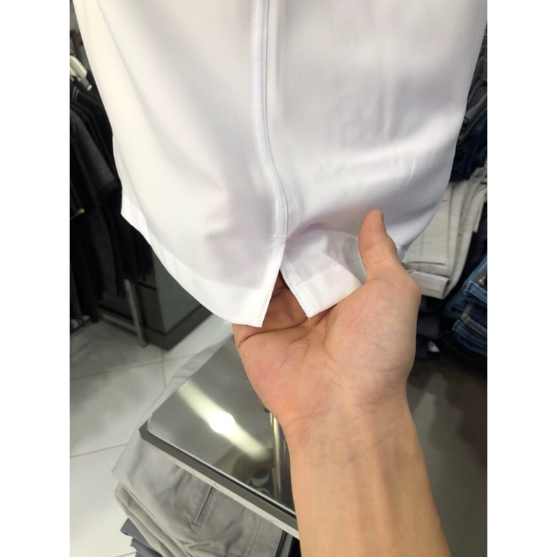 Áo sơ mi trắng owen ngắn tay có túi vải nano regular fit tà lượn AR230317NT và body fit tà bằng AB230320NT