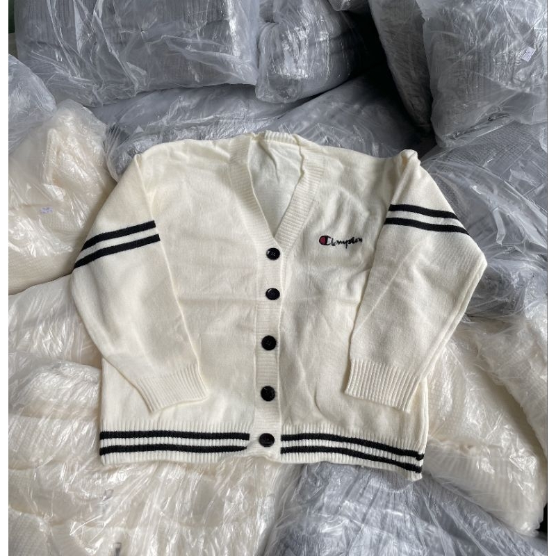 Áo khoác cardigan len màu be kem phối viền kẻ thêu chữ form rộng Quảng Châu 627