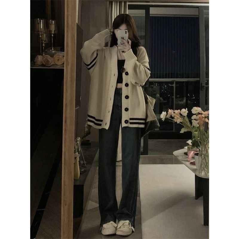 Áo khoác cardigan len màu be kem phối viền kẻ thêu chữ form rộng Quảng Châu 627