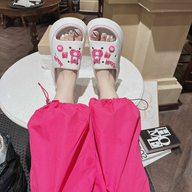 Dép bánh mì gấu dâu đế đúc độn siêu cute siêu nhẹ êm chân chống nước đi mưa đi biển - DL221