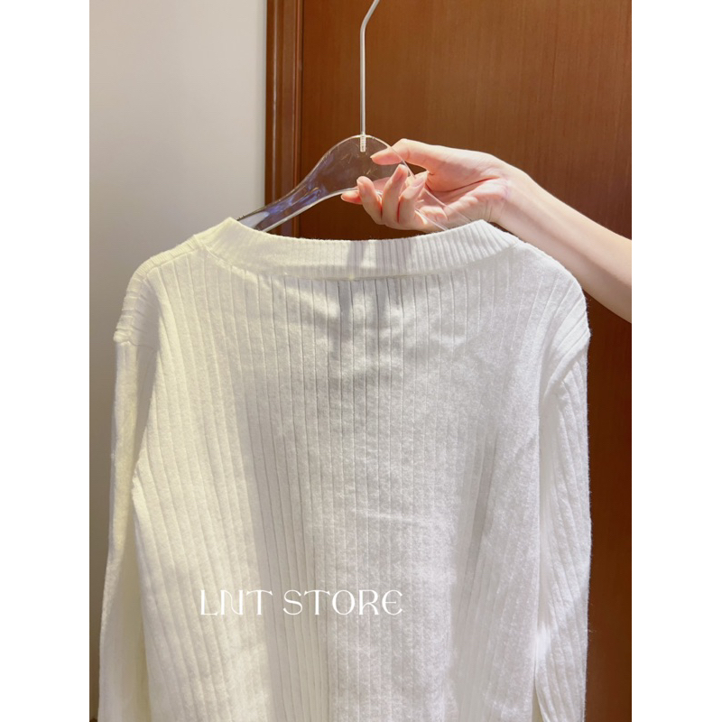 Áo Jennie mang Cardigan dệt kim CK form thụng màu trắng bản cao cấp