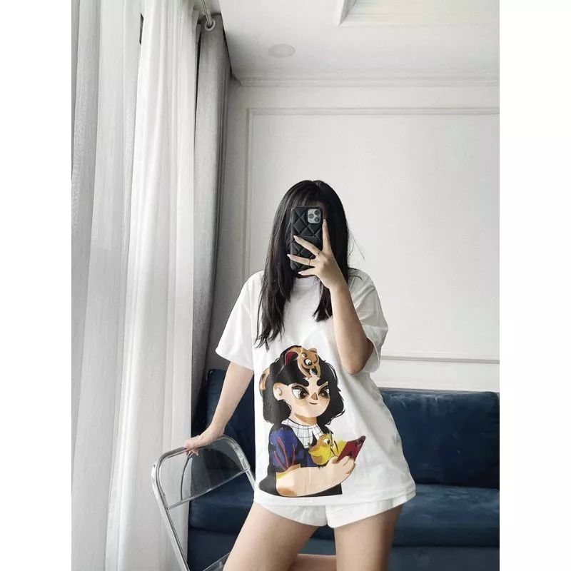 Áo phông nữ cổ tròn zr in hình 2 cô gái form rộng