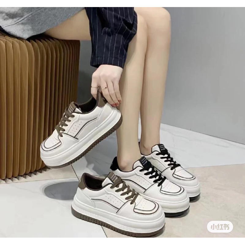 GIÀY THỂ THAO CHẤT DA MỀM MỊN