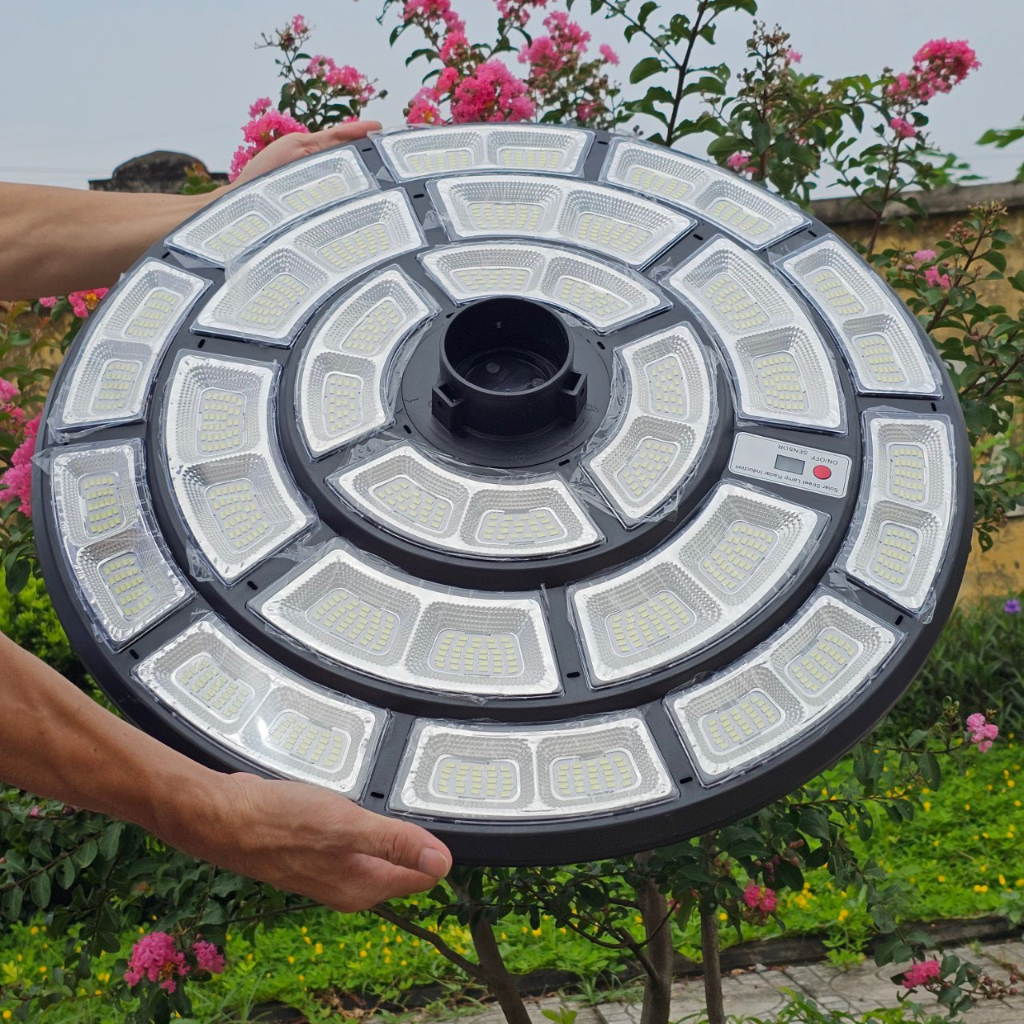 Đèn sân vườn đĩa bay UFO năng lượng mặt trời 20 khoang 30.000mAh cảm biến ánh sáng - Bảo hành 2 năm