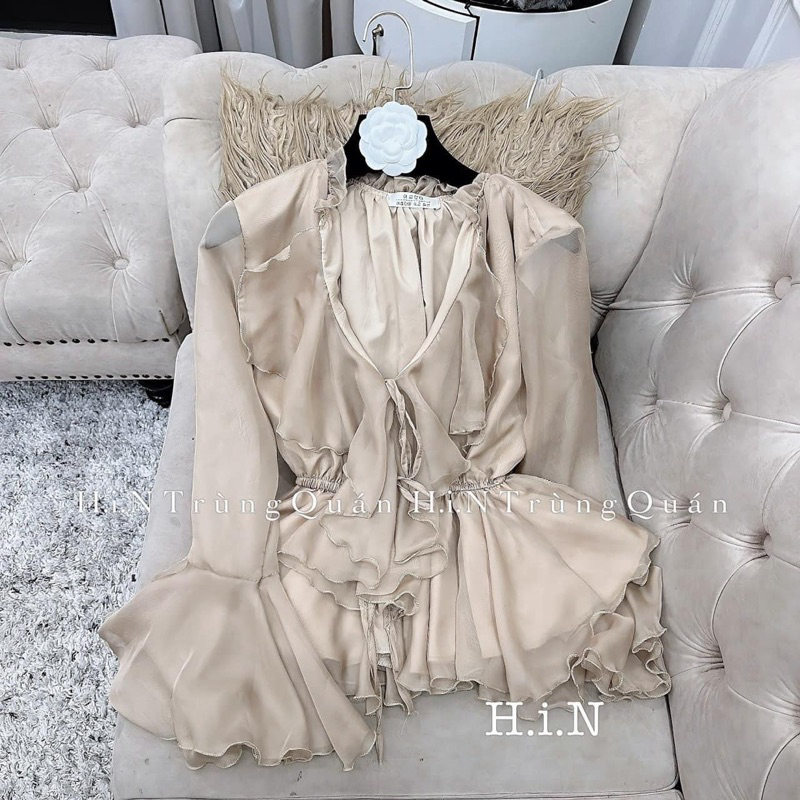 Áo voan bèo tay loe tiểu thư