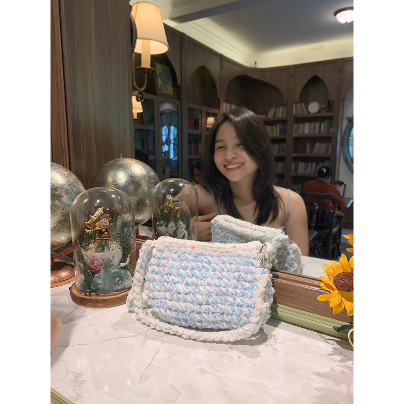 Len xanh dương móc túi Sea và Audrey bag, sợi to móc khá nhanh