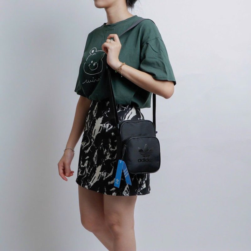 Túi adidas đeo chéo