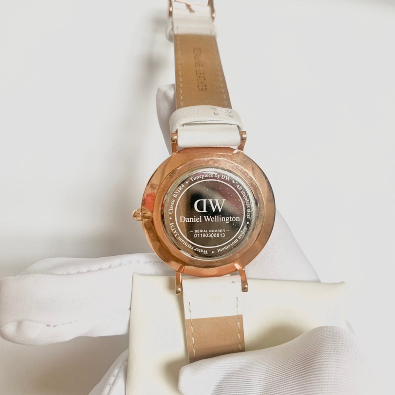 Đồng hồ DW trắng nữ