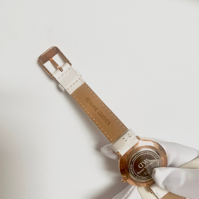 Đồng hồ DW trắng nữ