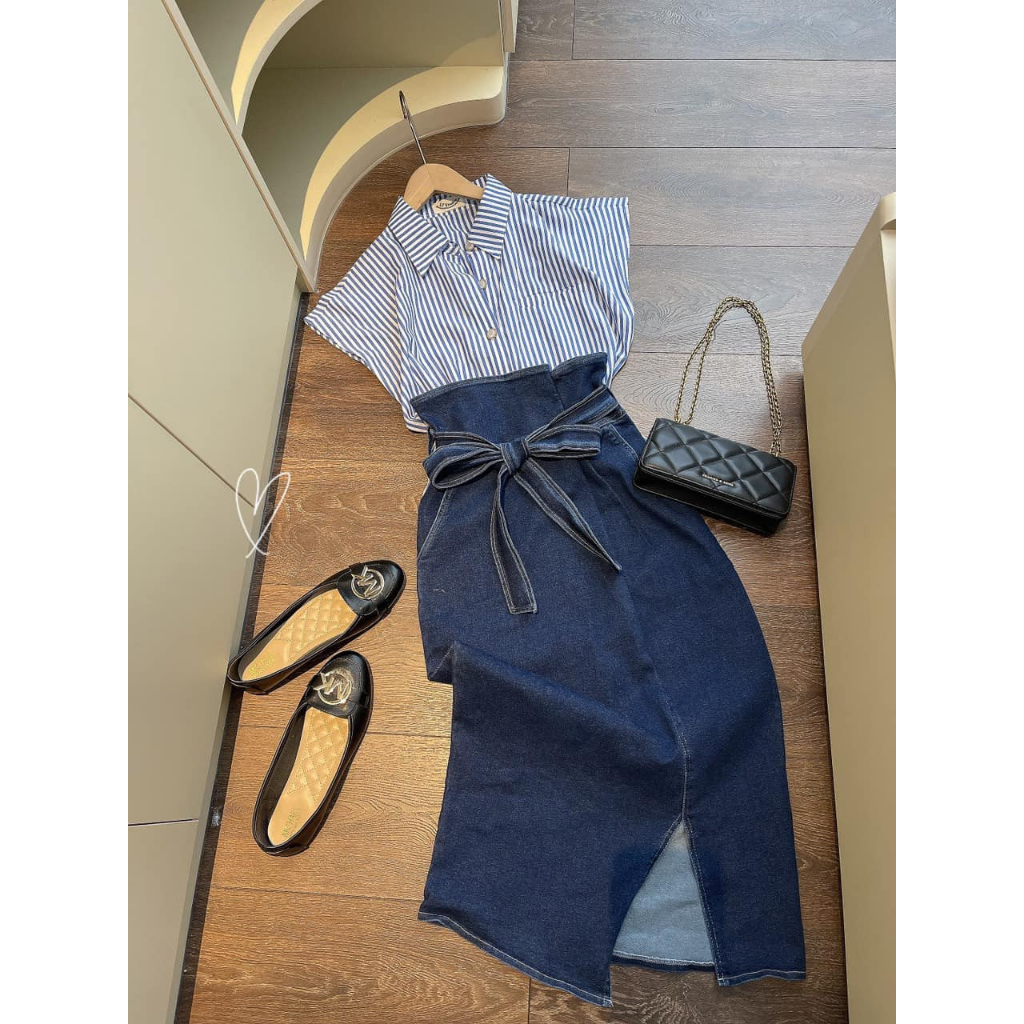 Set 2 Món: Áo Sơ Mi Cánh Dơi Phối Sọc + Chân Váy Jeans Xẻ Tà Kèm Dây Đai Với Tone Màu Xanh Thanh Lịch, Xinh Xắn