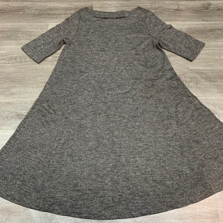 Đầm Xoè ADRIANNA VITADINI/PARAPHRASE VNXK Xám Cổ Tròn Tay Ngắn Có 2 Túi - Size XS