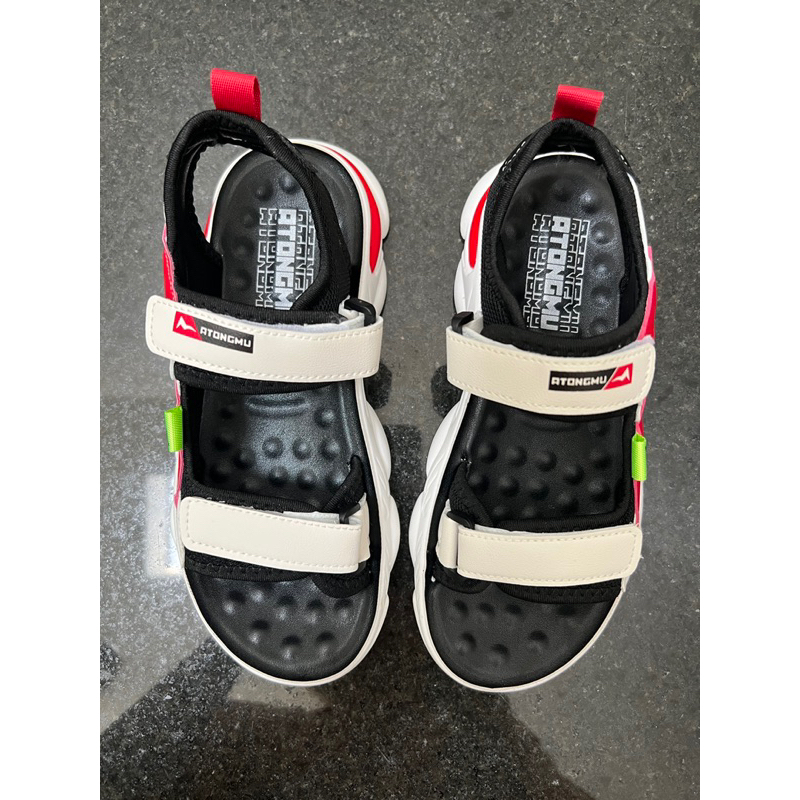 Giày sandal trẻ em phong cách Hàn Quốc