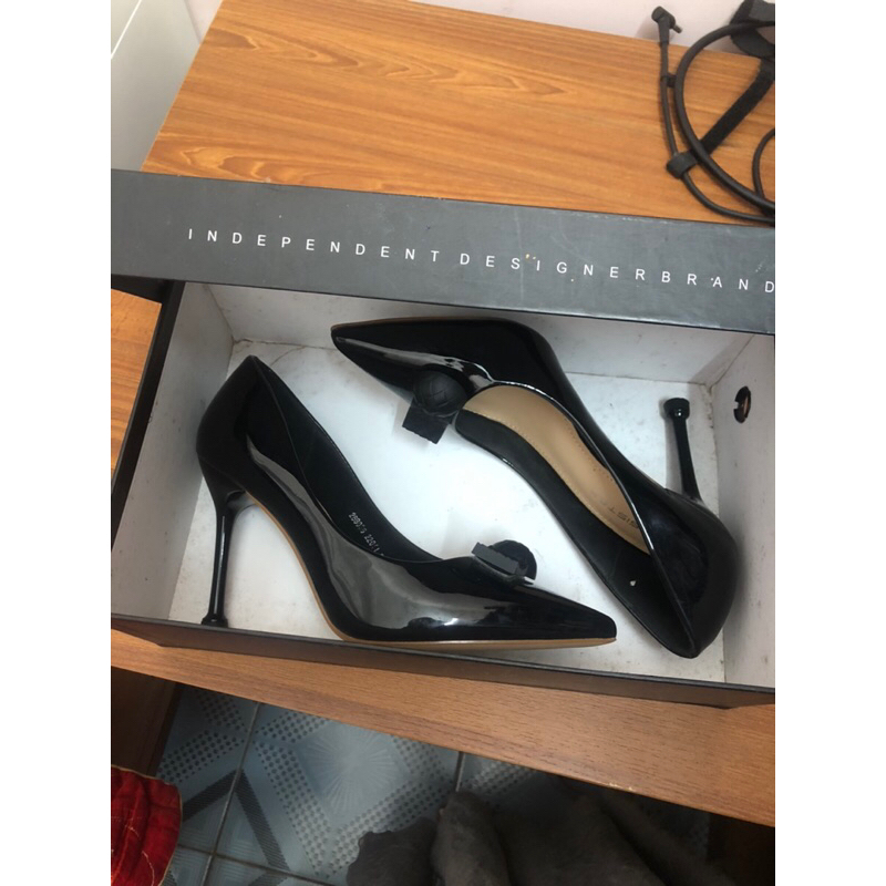 Thanh lý giày cao gót QCCC full box size 35